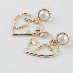 VALENTINES Gold Earrings Hollow Heart Faces Kissing